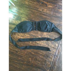 O’Neill cute black swimsuit bandeau top (XS)